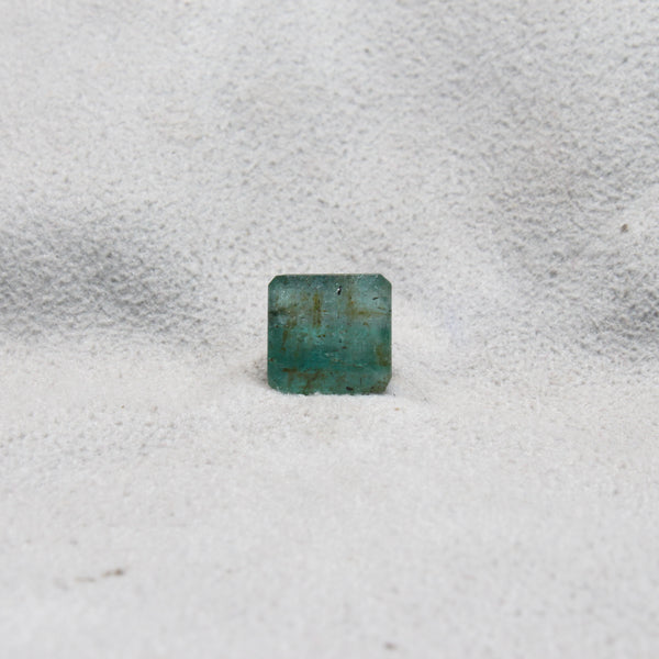 NATURAL & ORIGINAL EMERALD 3.60-CARATS (S0199-A15)