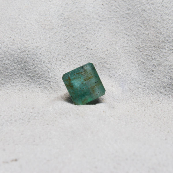 NATURAL & ORIGINAL EMERALD 3.60-CARATS (S0199-A15)