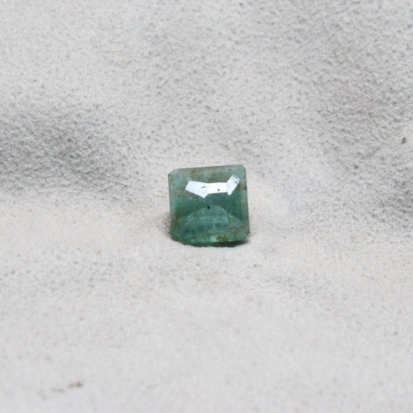 NATURAL & ORIGINAL EMERALD 3.60-CARATS (S0199-A15)
