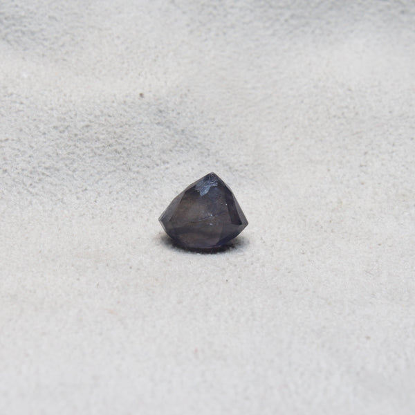 IOLITE NATURAL & ORIGINAL 3.85 CARATS (S0216-A16)