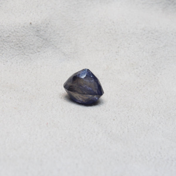 IOLITE NATURAL & ORIGINAL 5.60 CARATS (S0215-A16)