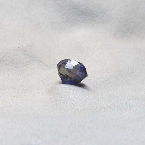 IOLITE NATURAL & ORIGINAL 5.60 CARATS (S0215-A16)