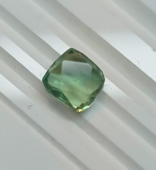 NATURAL & ORIGINAL PERIDOT 5.20-CARATS (S0181-A14)