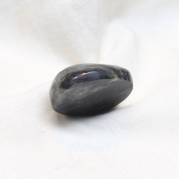 LABRODARITE 24.7-CARATS (S0155-A12)