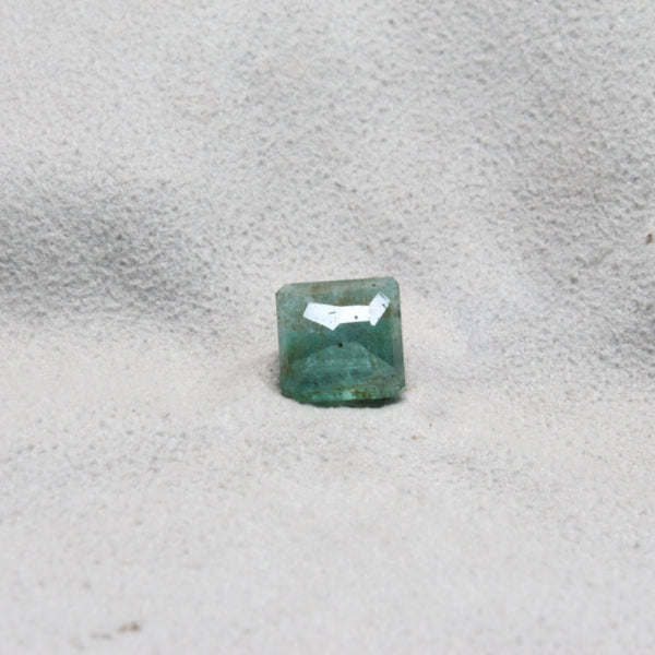 NATURAL & ORIGINAL EMERALD 3.60-CARATS (S0199-A15)