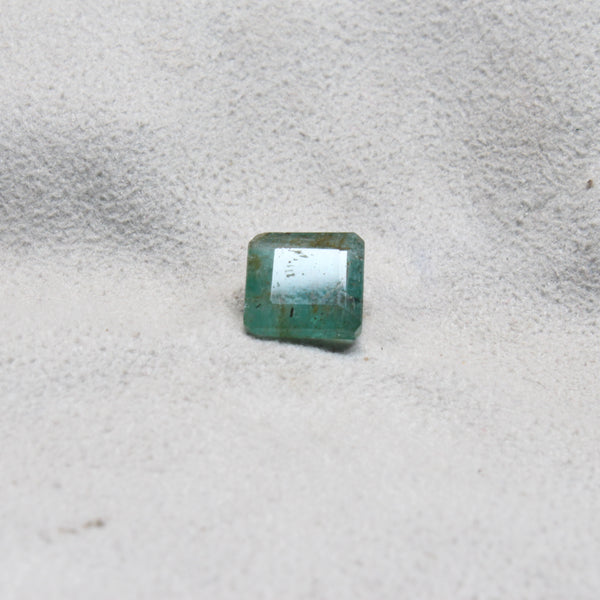 NATURAL & ORIGINAL EMERALD 3.60-CARATS (S0199-A15)