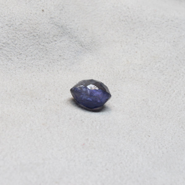 IOLITE NATURAL & ORIGINAL 3.85 CARATS (S0218-A16)